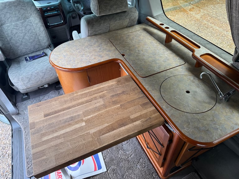 1999 Nissan Elgrand 3.2V6 Auto Camper Van 2 Berth