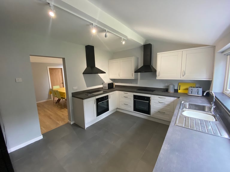 Rutland Avenue, Sefton Park L17 - 8 bed refurbished house for full time students