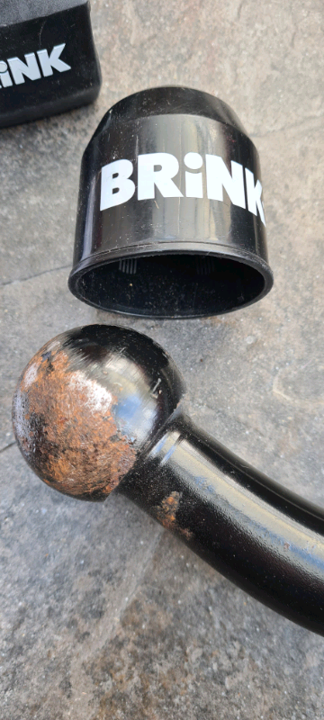 Brink branded tow ball set.