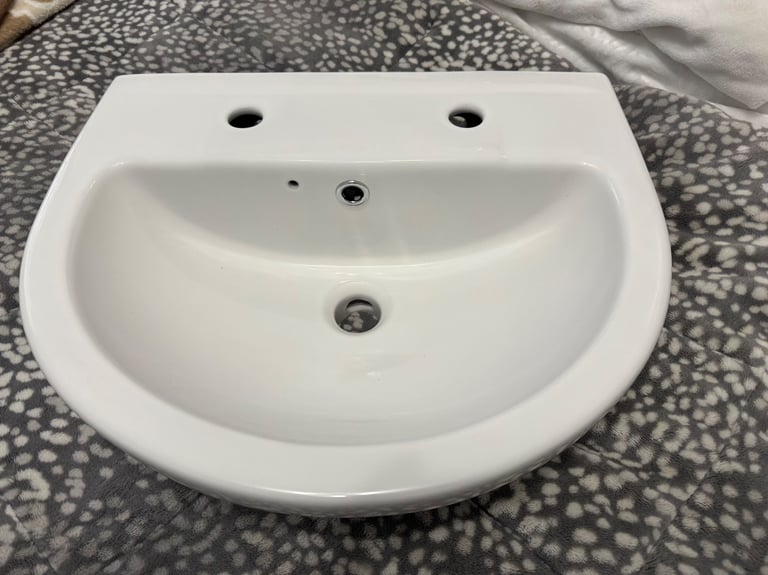 Victoria plum Eden 2 tap hole full pedestal basin
