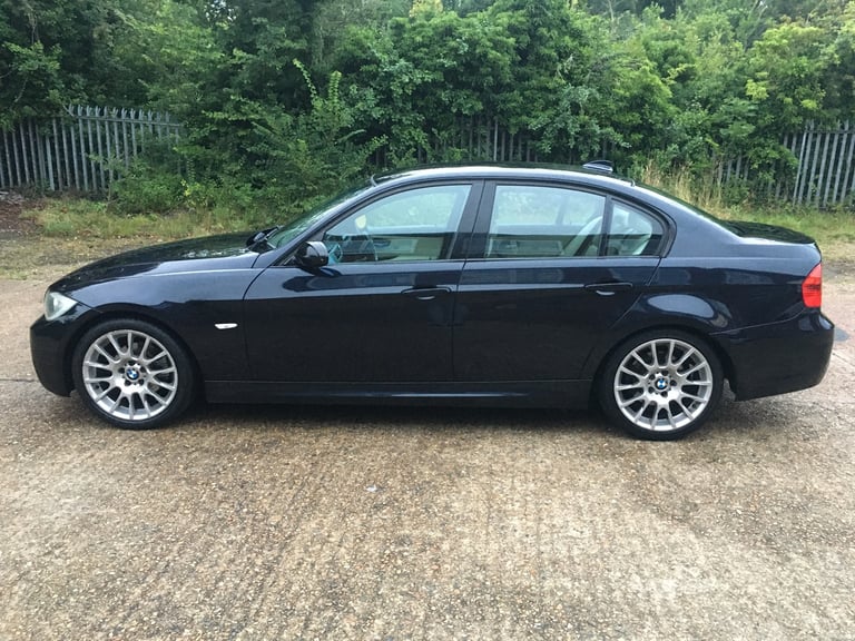 BMW 320si 2.0 Petrol Saloon *1/500 MADE FOR UK* 4 Door Manual 320 SI