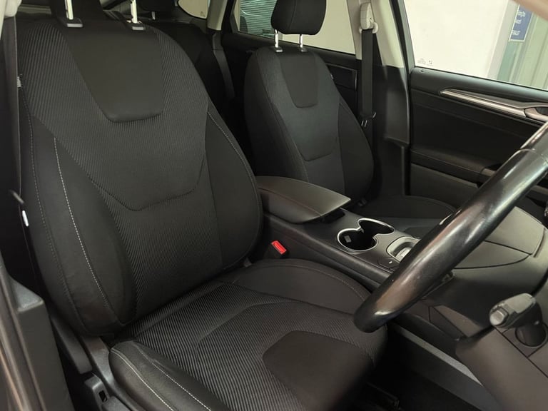 2017 Ford Mondeo 2.0 TDCi Titanium Hatchback 5dr Diesel Manual Euro 6 (s/s) (180 ps) Hatchback Di...