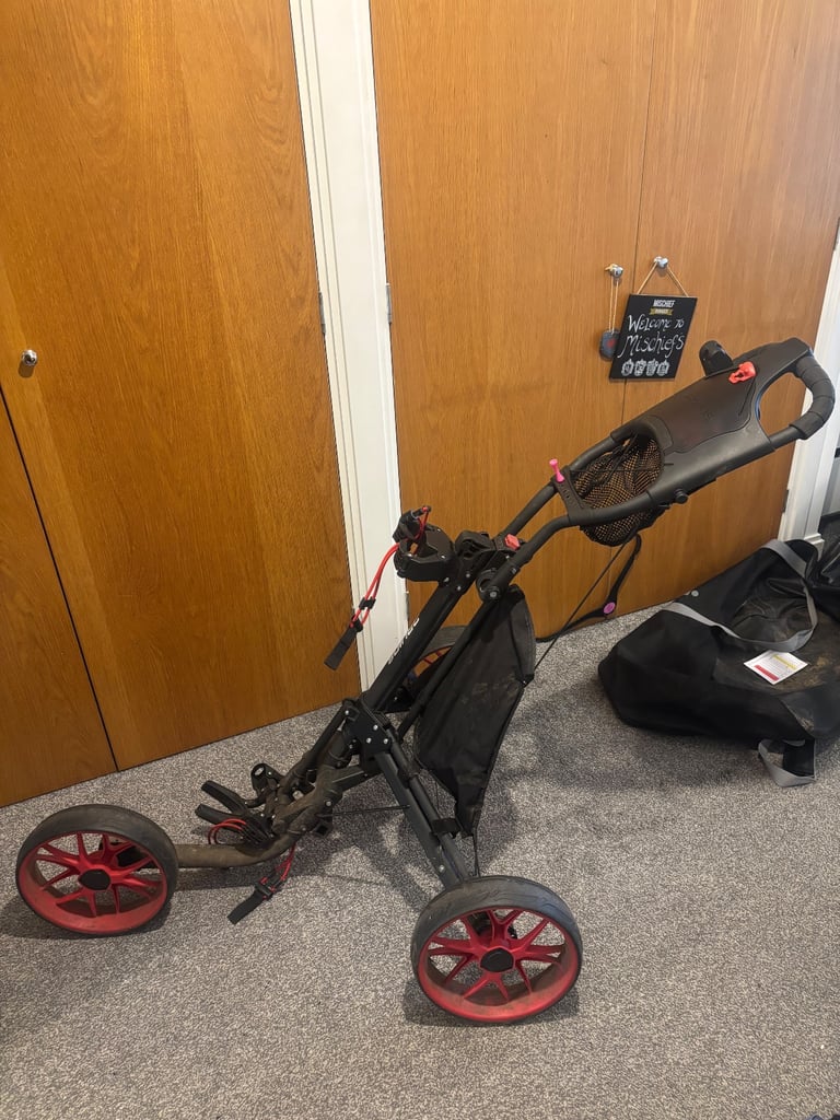 image for Free Druids Golf Trolley & Bag