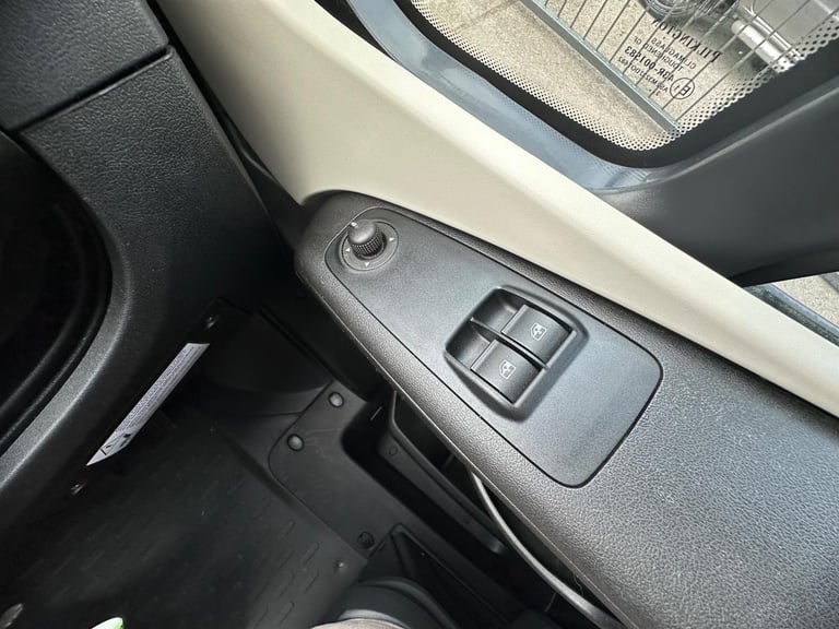 Roller Team Auto-Roller 694 4 berth DIESEL MANUAL 2014/14