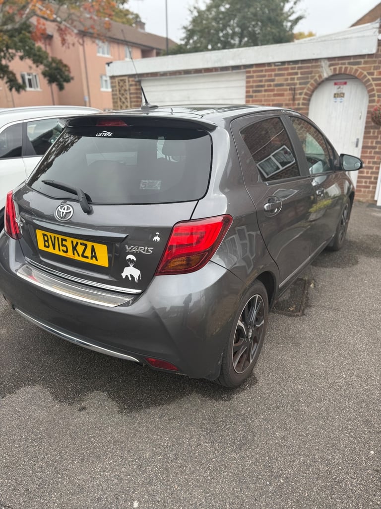 Toyota, YARIS, Hatchback, 2015, Manual, 1329 (cc), 5 doors