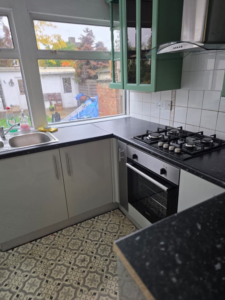 3 bed house Clifford rd Ruislip ha4 6pr