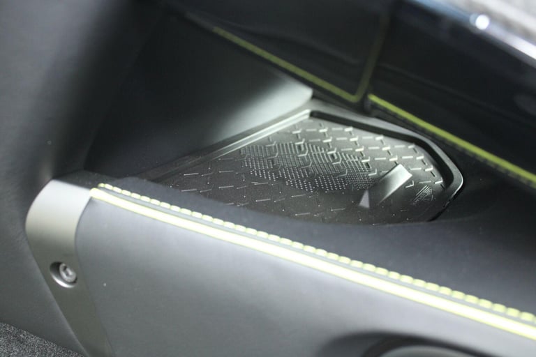  Aston Martin Vantage 4.0 V8 Auto Euro 6 2dr Petrol Automatic