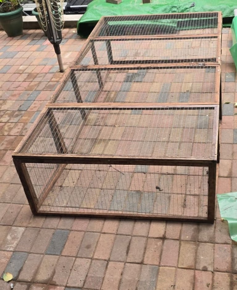 7.7 Ft XL Folding Canterbury Guinea pig / Rabbit Foldaway Run