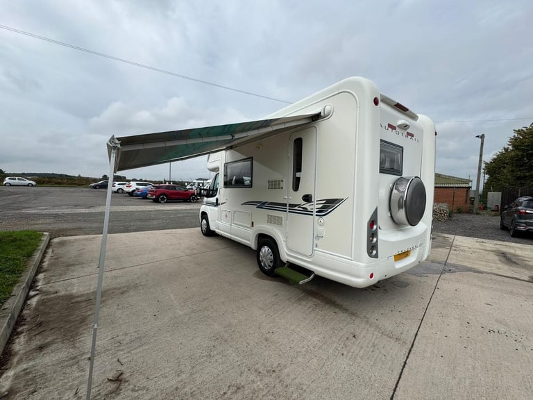 Autotrail Tracker EKS 2 Berth 2 Belts