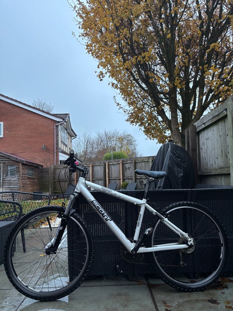 Ladies Lightweight SCOTT Aluminium Mountain Bike (Great Condition)