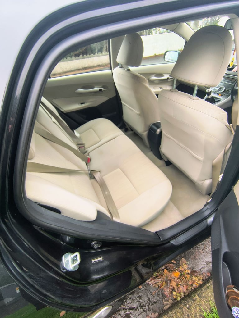 Toyota, AURIS, FULL MOT LOW MILEAGE, Hatchback, 2008, Manual, 1598 (cc), 5 doors