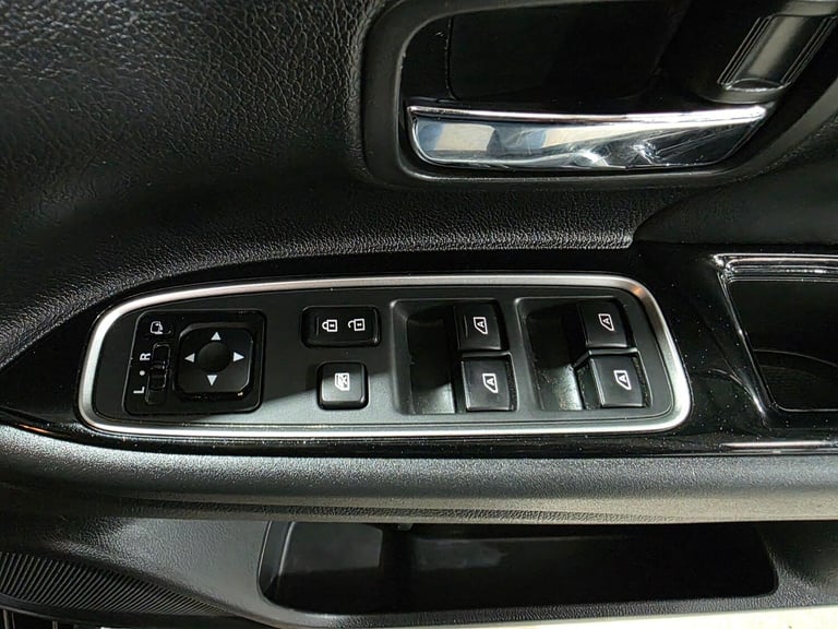 2019 Mitsubishi Outlander 2.4h TwinMotor 13.8kWh 4h CVT 4WD Euro 6 (s/s) 5dr ESTATE Petrol/Electr...
