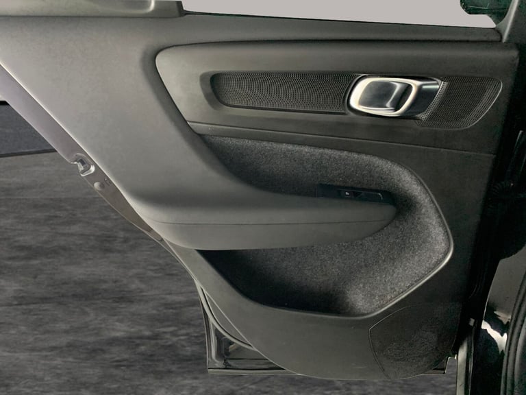 2022 Volvo XC40 170kW Recharge Core 69kWh 5dr Auto ESTATE ELECTRIC Automatic