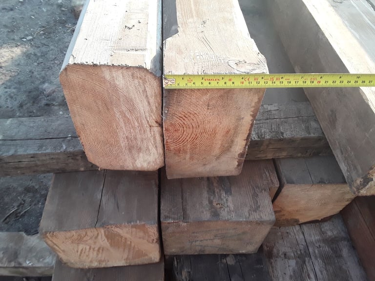 Reclaimed 200 years old, solid pine beam. 5.6 feet long. 