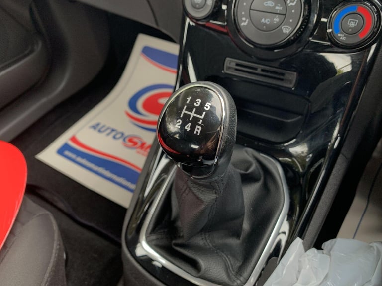 2015 Ford Fiesta 1.25 Zetec Euro 6 3dr HATCHBACK Petrol Manual