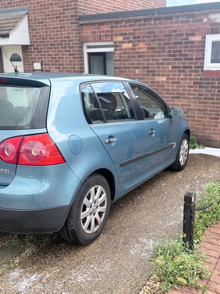 Volkswagen Golf 1.6fsi (£1500 open to sensible offers)