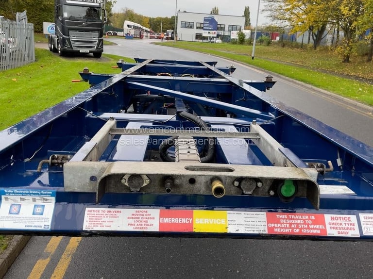 DENNISON SLIDING SKELETAL TRAILER