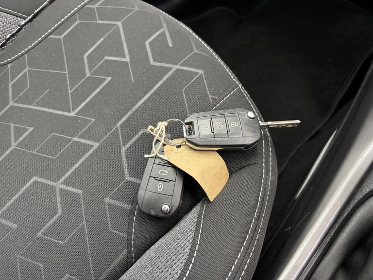 Peugeot, 2008, Hatchback, 2017, Manual, 1199 (cc), 5 doors