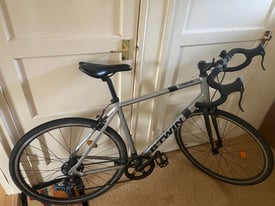 B-Twin Triban 100 Adult Road Bike + U-Lock