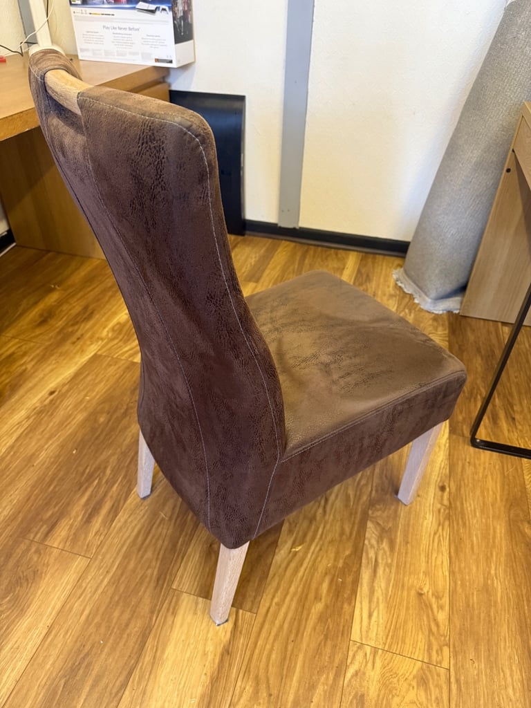 Set of 4 dining chairs