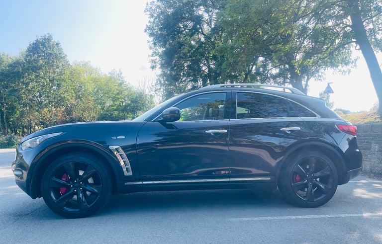 Infiniti FX30d S 2012, Semi-Auto 3.0L diesel, full service history, 5 doors