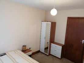 Large single room in Hounslow East 