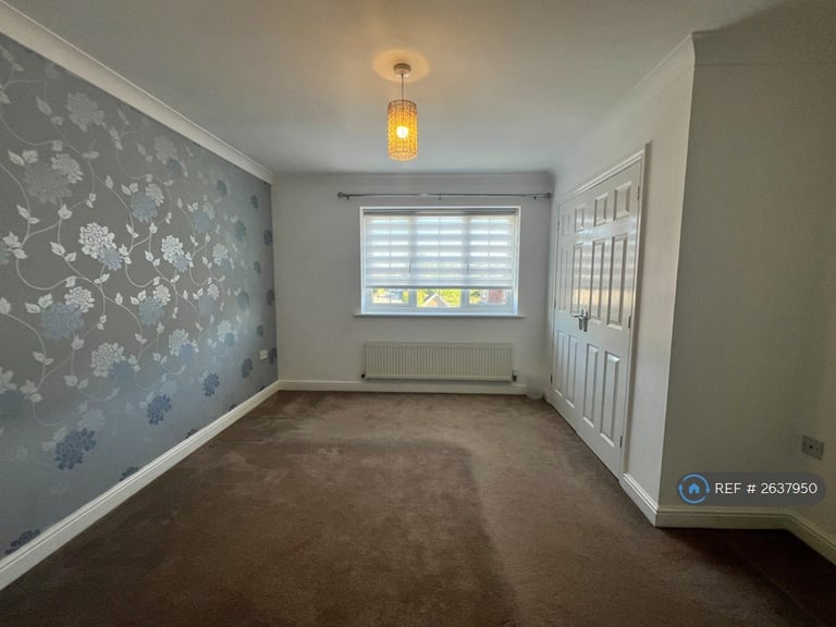 4 bedroom house in Friern Close, Cheshunt, Waltham Cross, EN7 (4 bed) (#2637950)
