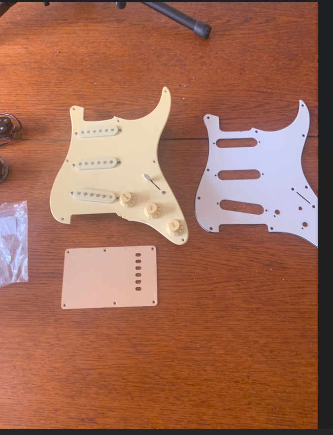 Fender/Squire Stratocaster Guitar. Plus extra’s please read.