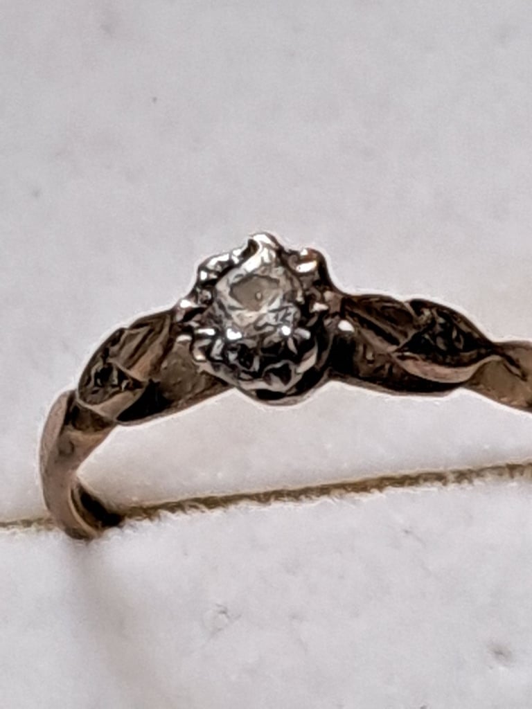 9ct gold ring diamond 
