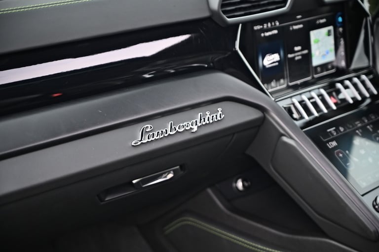 LAMBORGHINI URUS [URBAN NERO] 4.0T V8 BI-TURBO PETROL AUTO 4X4 2022 [71] GREEN