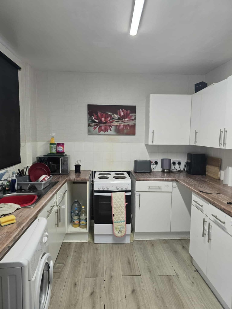 2 bed house with drive daventry Northamptonshire. Need 1 bed bungalow