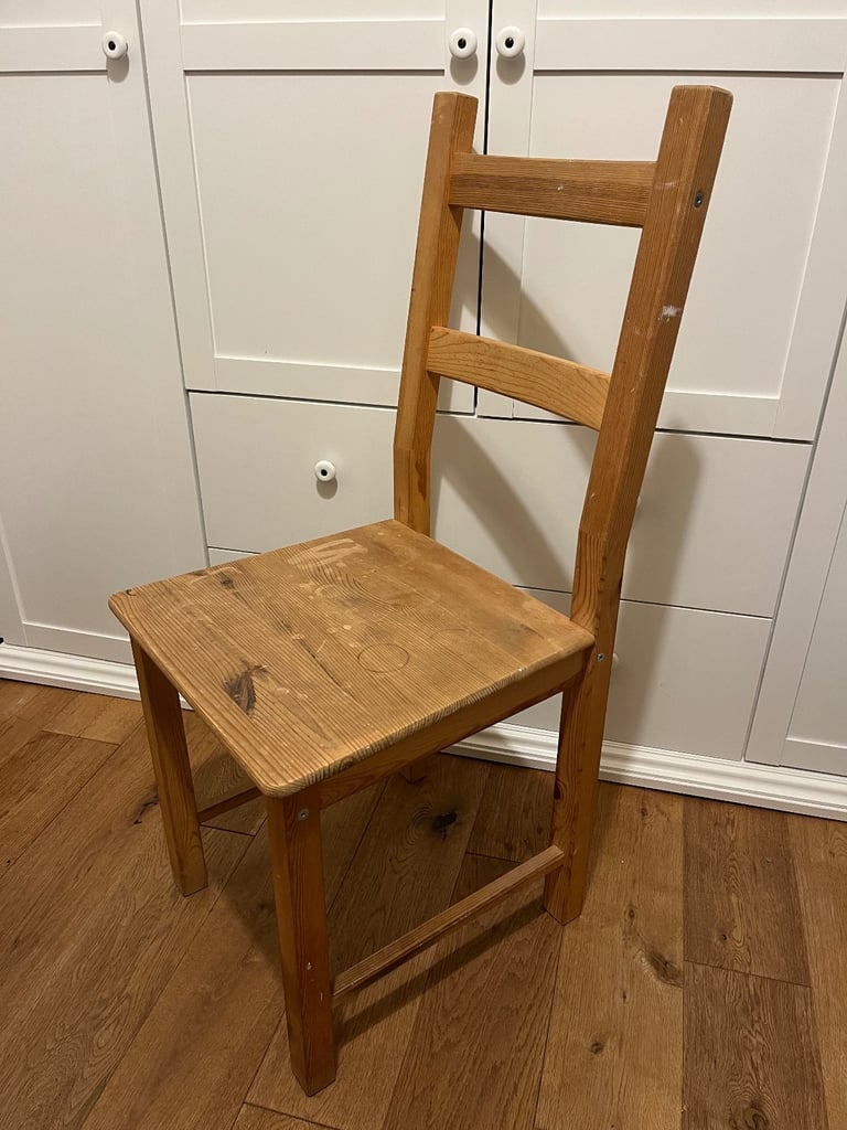 Wooden chair 