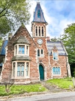  Lovely en suite single room with its own separate kitchen in a Gothic gatehouse on Witton Cemetry.