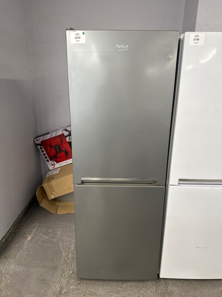 image for 🚚SALE NOW ON🚚SILVER BEKO 50/50 FRIDGE FREEZER WITH WARRANTY 