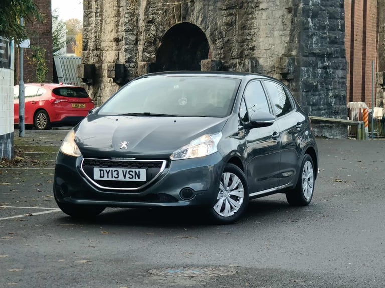 Peugeot, 208, Hatchback, 2013, Manual, 1199 (cc), 5 doors
