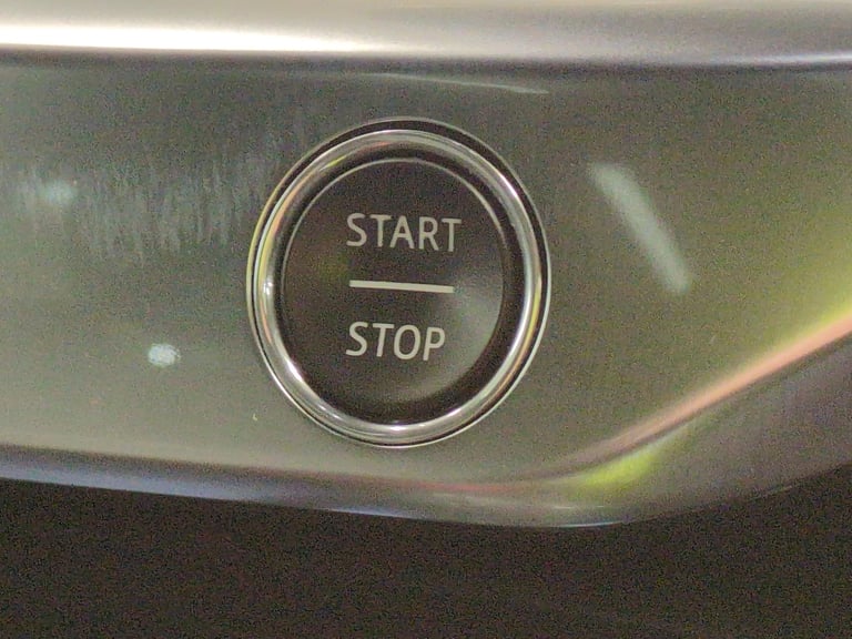 2024 Jaguar I-Pace 400 90kWh R-Dynamic HSE Black SUV 5dr Electric Auto 4WD (400 ps) - HEAT AND Su...