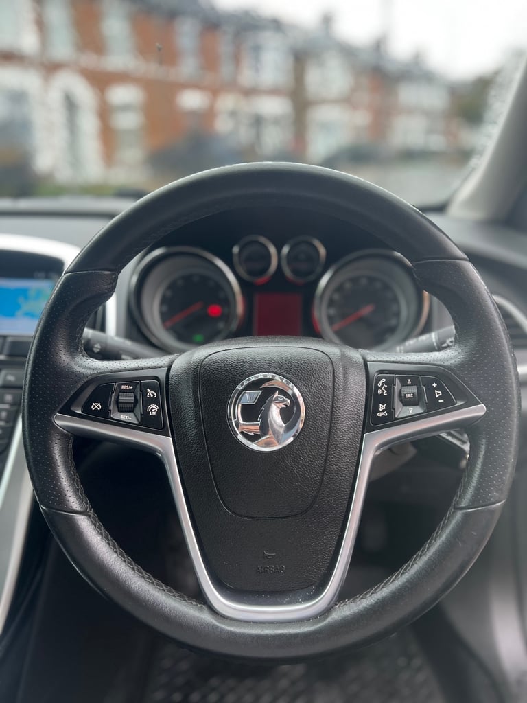 Vauxhall, ASTRA, Hatchback, 2013, Semi-Auto, 1598 (cc), 5 doors