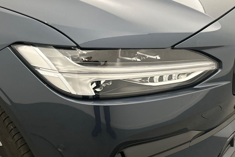 2022 Volvo V90 Plus, B4 mild hybrid, Petrol, Dark ESTATE Petrol/Electric Hybrid Automatic