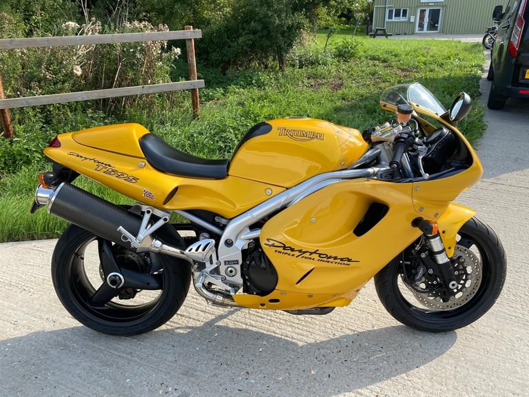 TRIUMPH T595 DAYTONA, 1997, 14,797 MILES, LOVELY CONDITION ++ RESERVED ++
