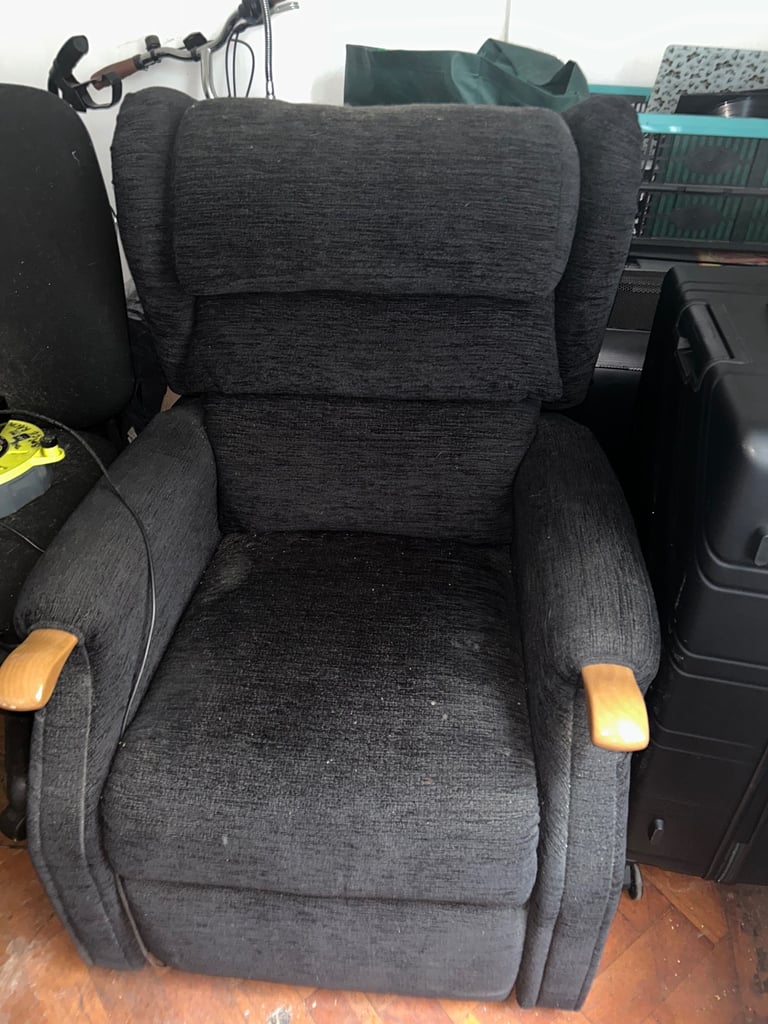 Riser recliner chair