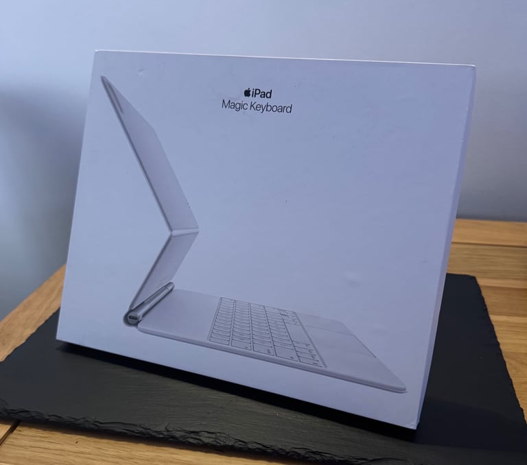 iPad Magic Keyboard (Model: A2480) iPad Pro 12.9 inch  (3rd 4th and 5th generation) White