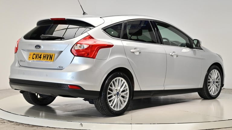2014 Ford Focus 1.6 TDCi Zetec Euro 5 (s/s) 5dr HATCHBACK Diesel Manual