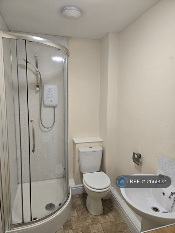 1 bedroom flat in Cold Bath Road, Harrogate, HG2 (1 bed) (#2661422)