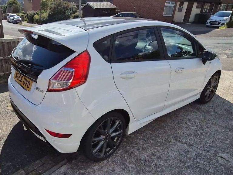 2016 Ford Fiesta 1.0T EcoBoost ST-Line Euro 6 (s/s) 5dr Petrol