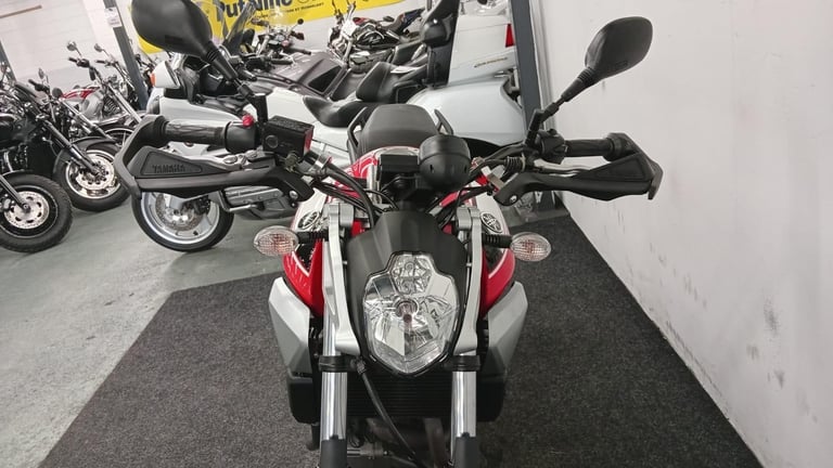 YAMAHA MT-03 ** MOT SEPTEMBER 2026 - HAND GUARDS - STANDARD SPEC ** 