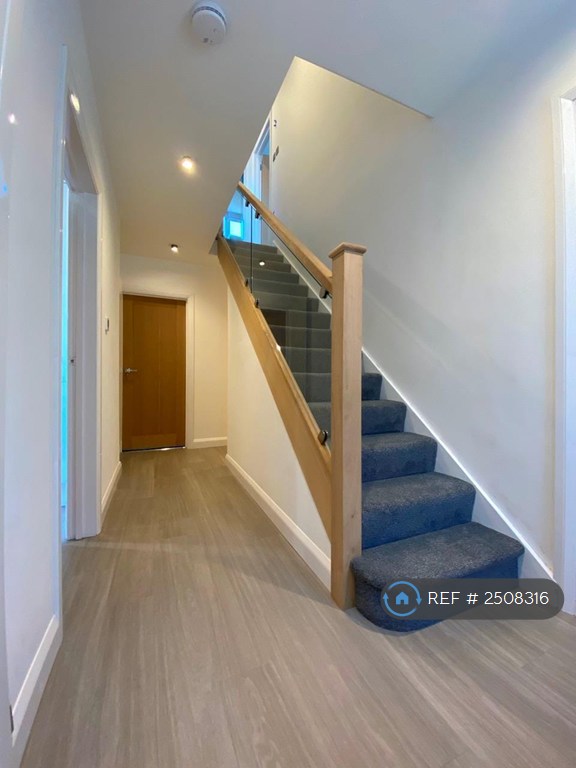 1 bedroom in Kettering, Kettering, NN15 (#2508316)