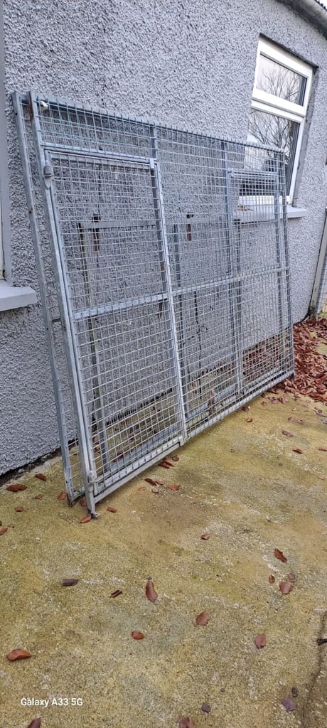 3 Dag Panels, fencing