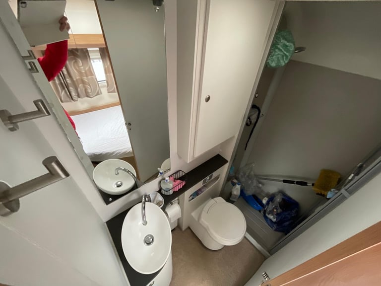 Bailey Autograph 75-2, 2017, 4 Berth, 2 Belts, Rear Fixed Bed