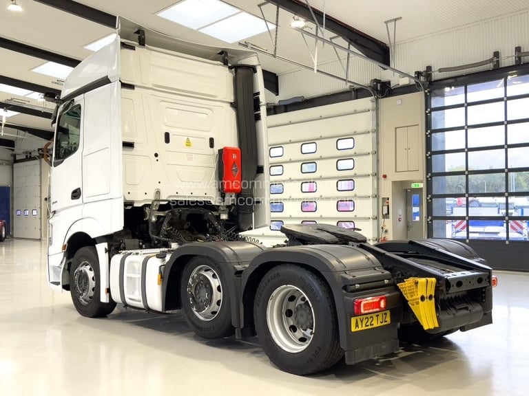 Mercedes-Benz Actros 2548 Gigaspace. 6x2 Midlift, Sliding Fifth Wheel Rear-Mount