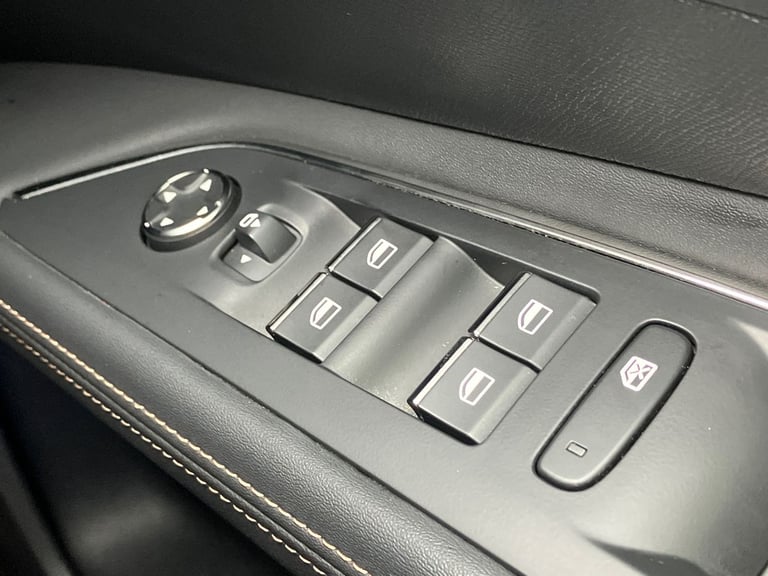 2022 Peugeot 3008 1.6 Hybrid4 300 GT Premium 5dr e-EAT8 Estate PETROL/ELECTRIC Automatic